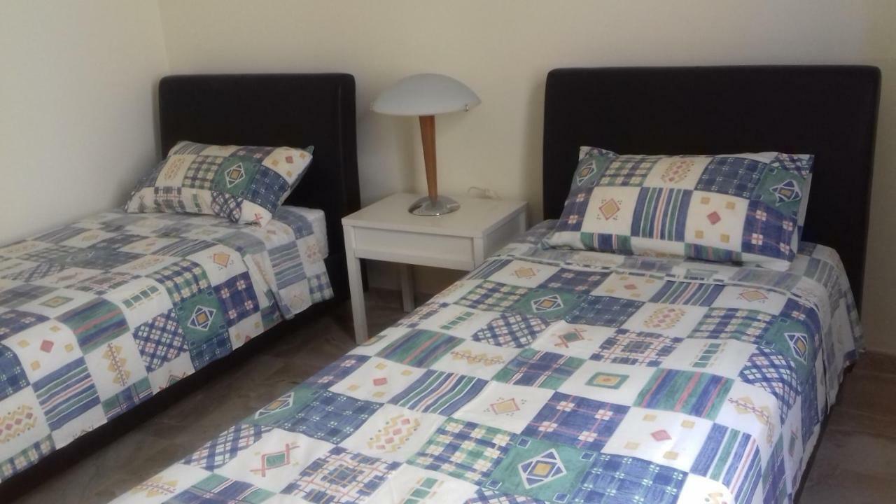 Amathusia Beach Apartment ليماسول المظهر الخارجي الصورة