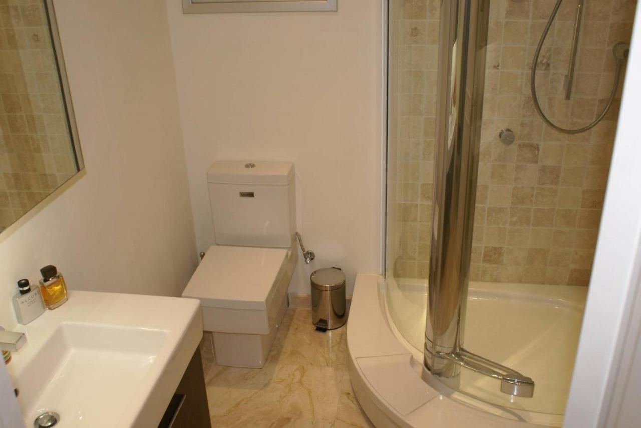 Amathusia Beach Apartment ليماسول المظهر الخارجي الصورة